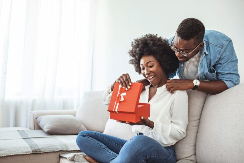 9 Tips To Find The Best Personalized Gift For The Woman Of Your Life